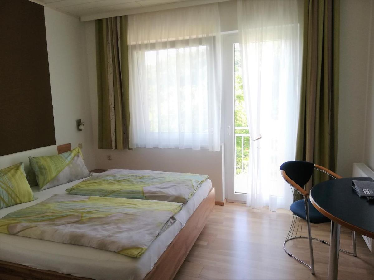 Privatzimmer Langthaler Melk Exterior foto